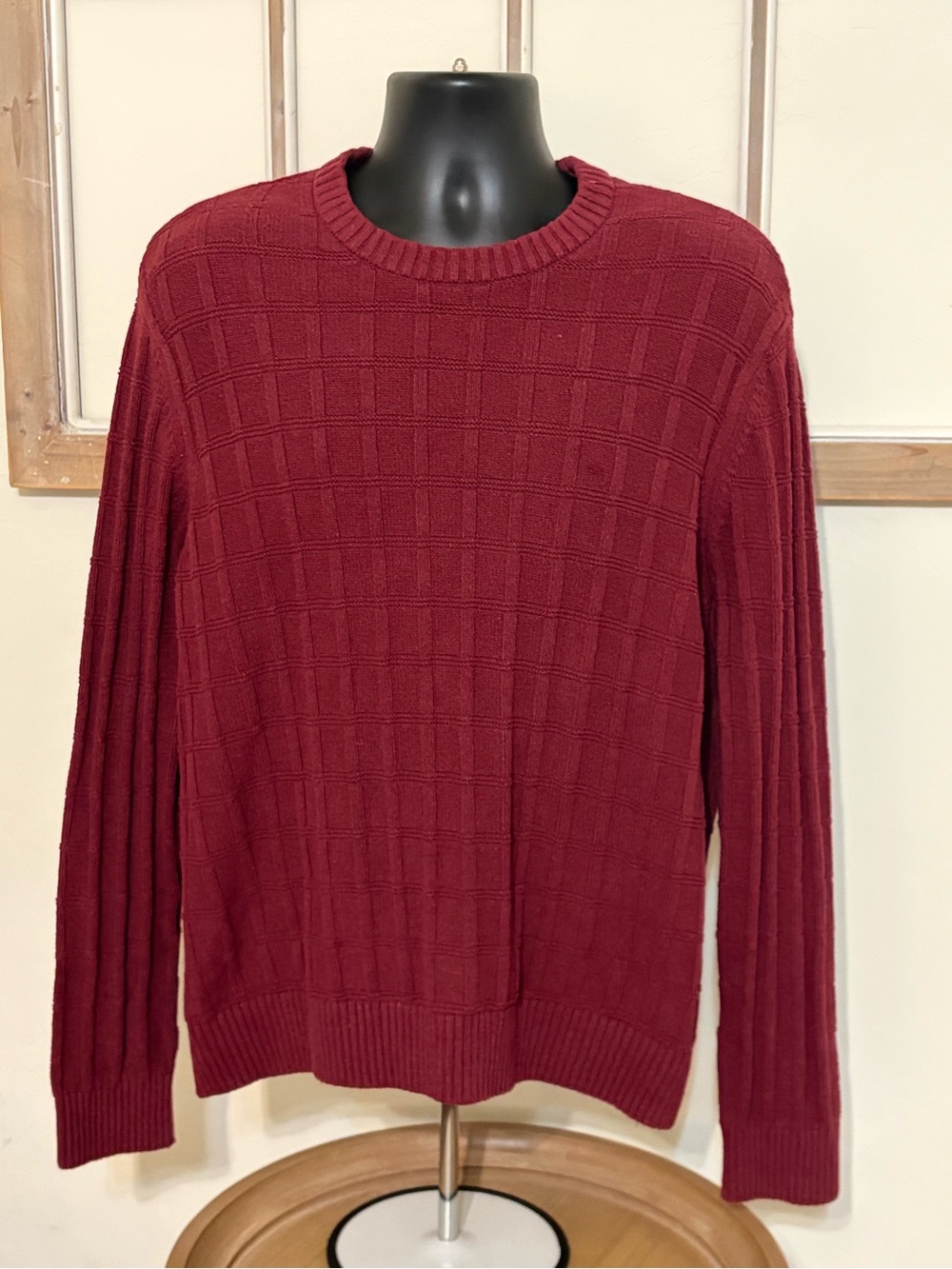 DKNY Men’s XL Burgundy Textured Knit Crewneck Sweater